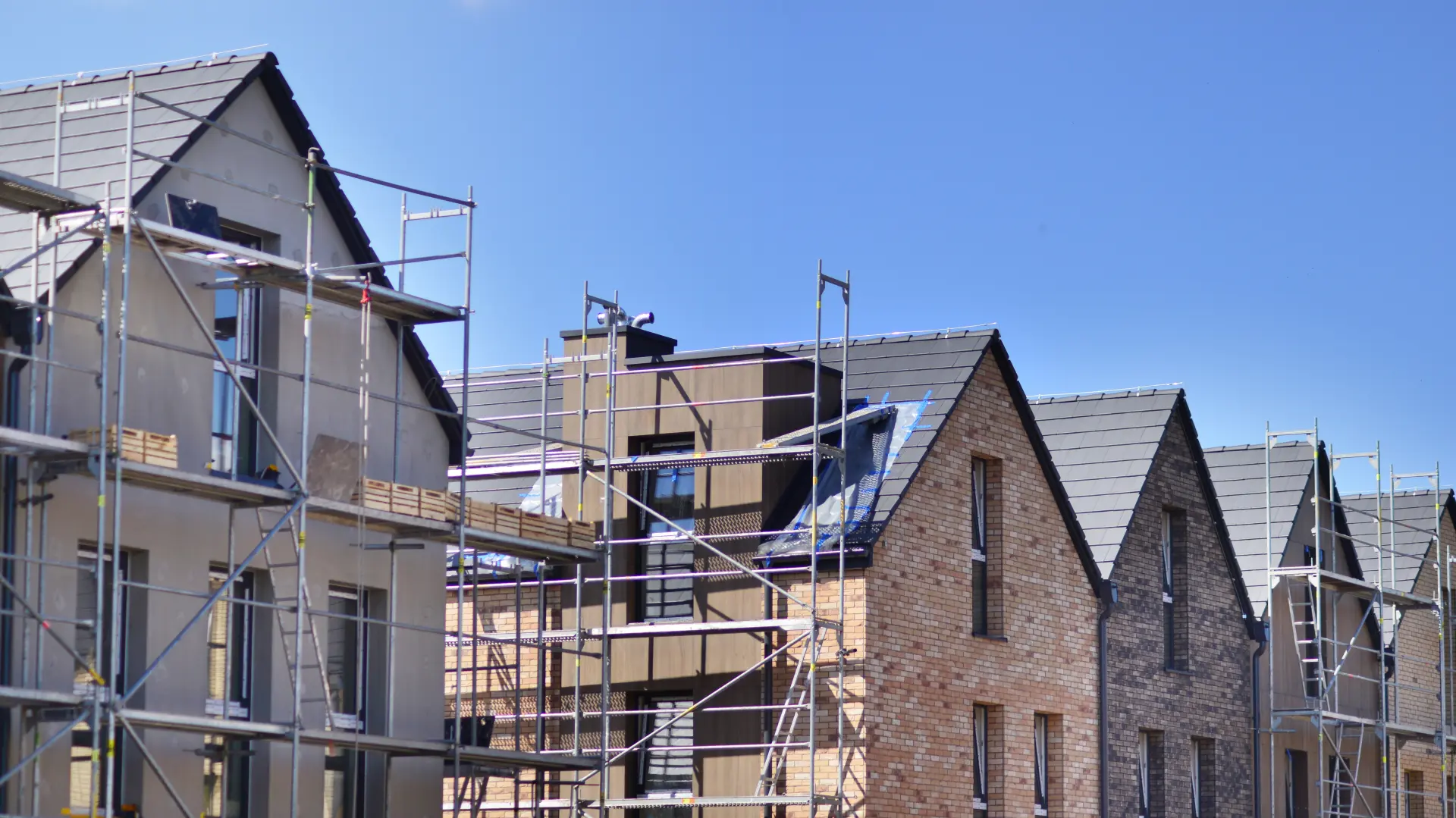 How Temporary Roofing Protects Against Weather Damage